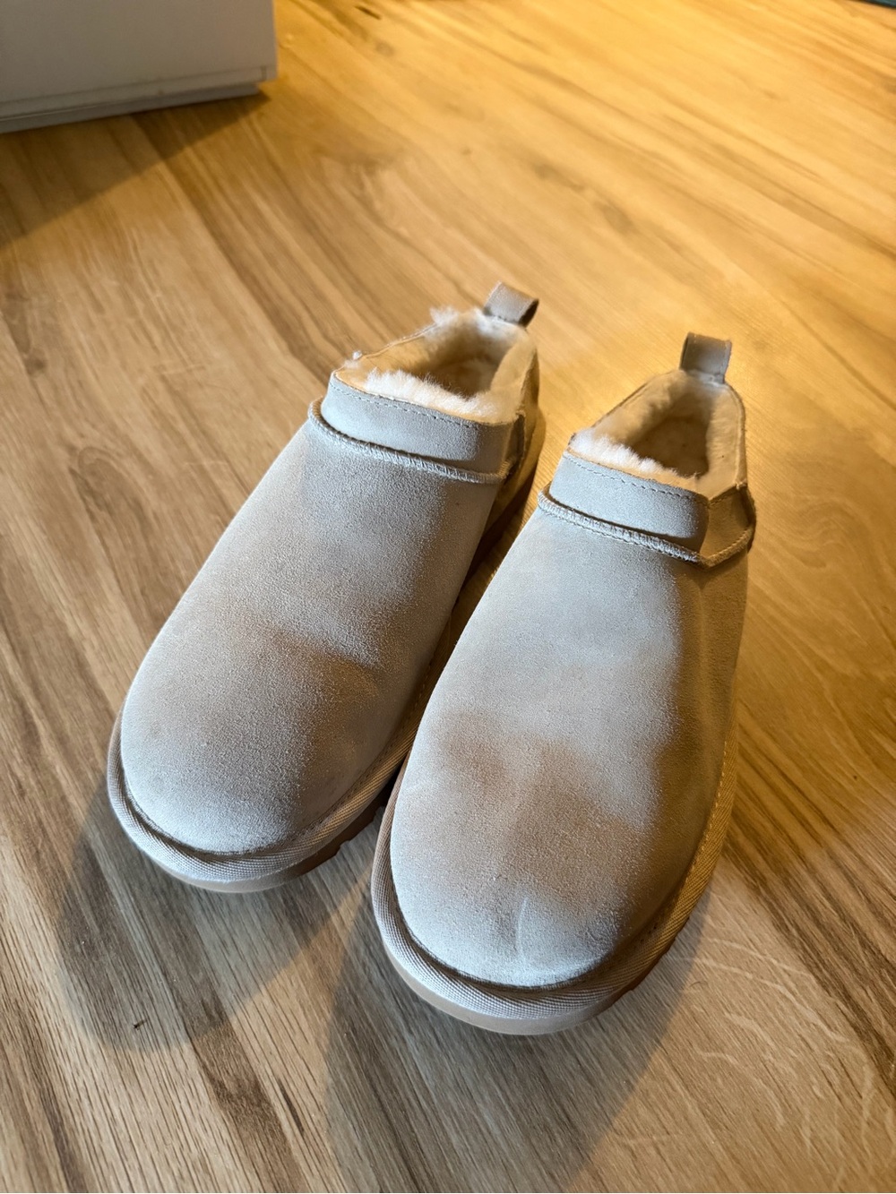 Cozy Suede Shearling Slip-On Shoes in Light Beige
